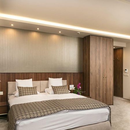 Hotel Kalvaria Superior Győr Buitenkant foto