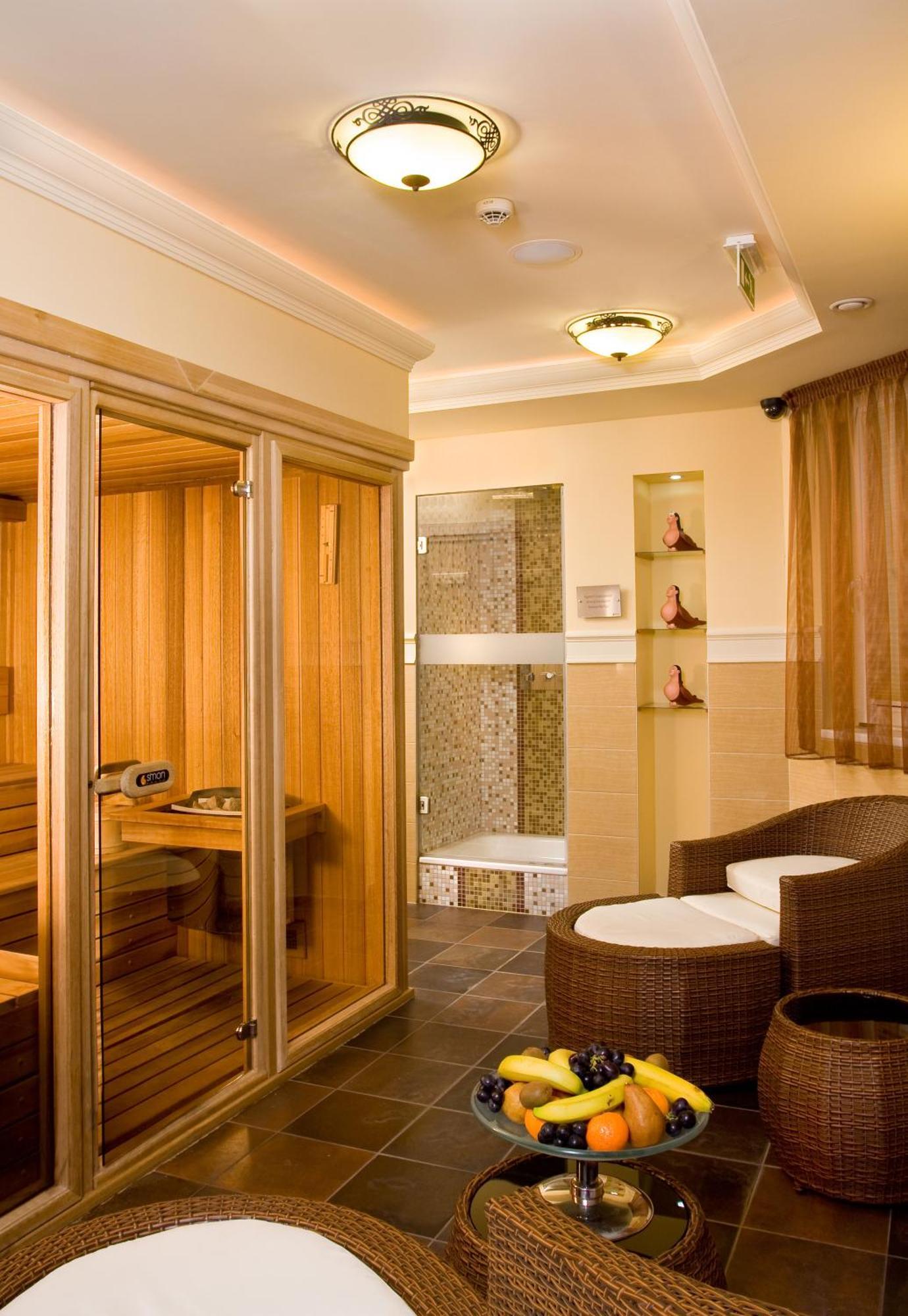 Hotel Kalvaria Superior Győr Buitenkant foto