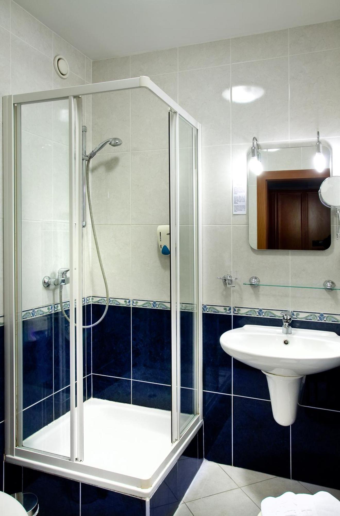 Hotel Kalvaria Superior Győr Buitenkant foto