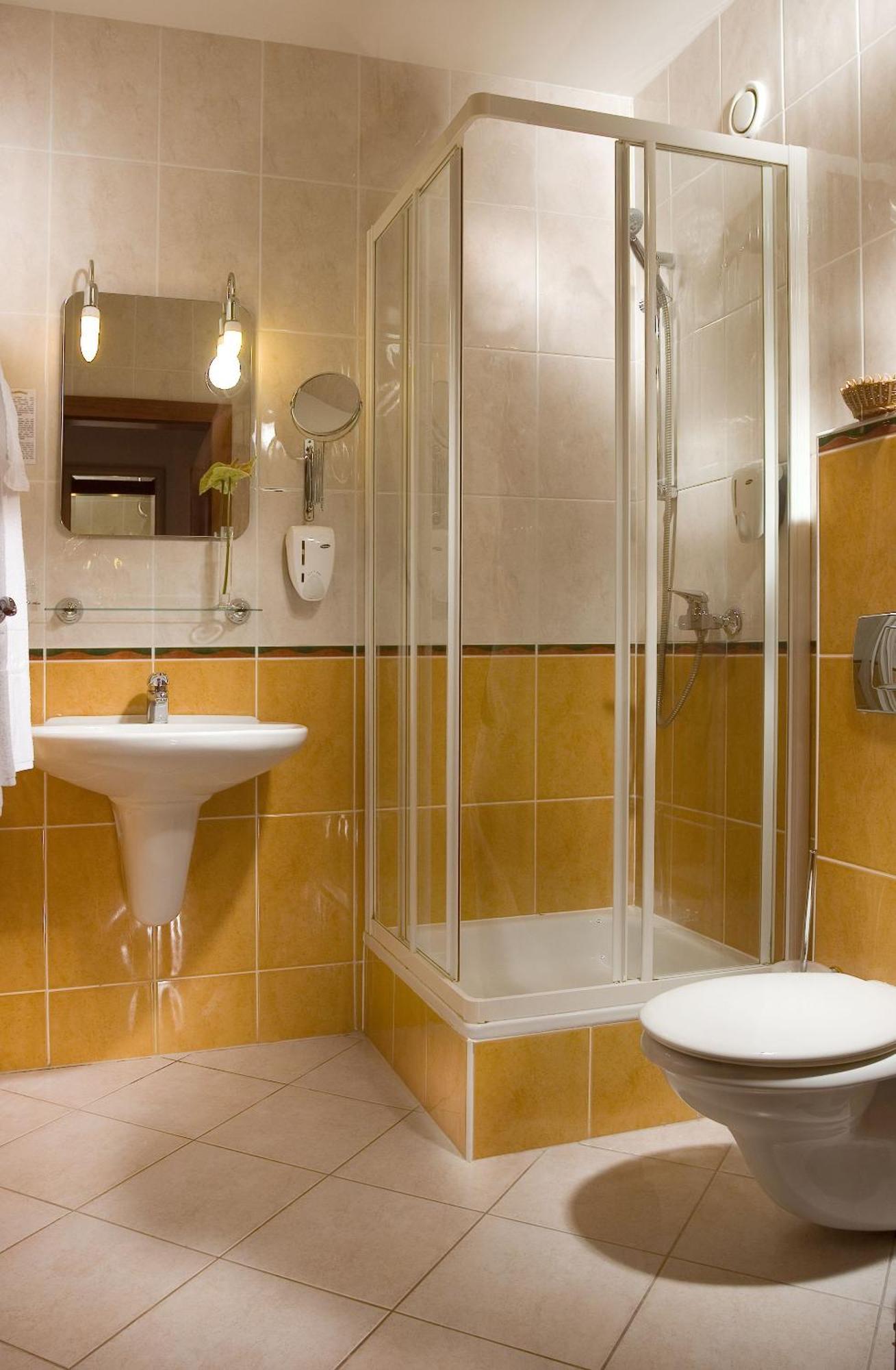 Hotel Kalvaria Superior Győr Buitenkant foto