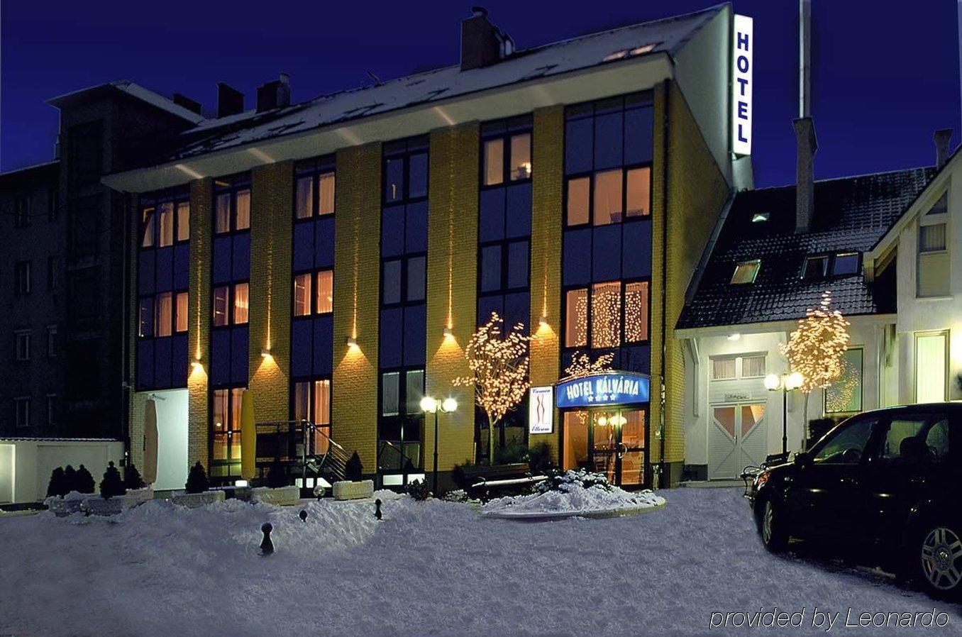 Hotel Kalvaria Superior Győr Buitenkant foto