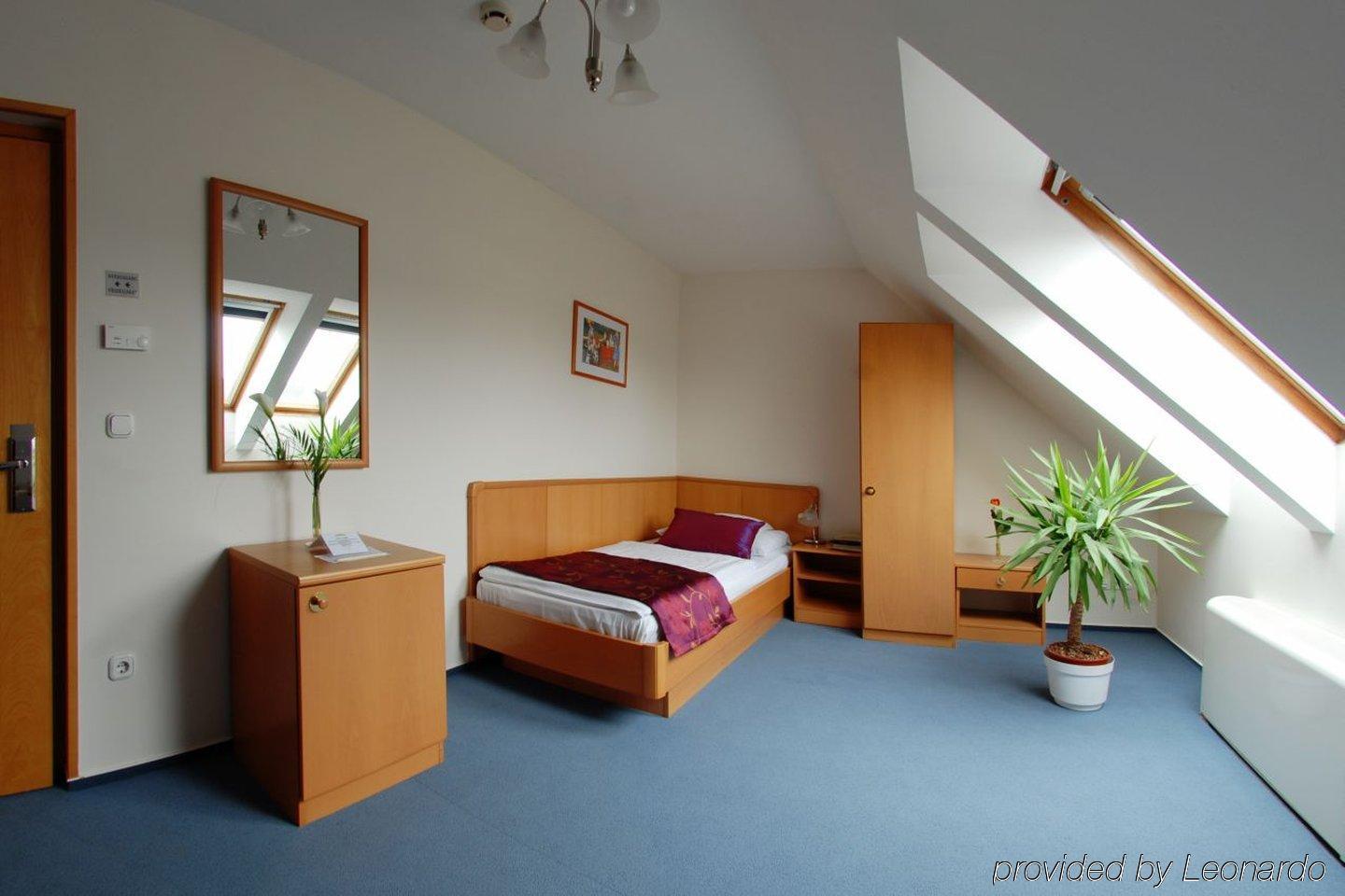 Hotel Kalvaria Superior Győr Kamer foto