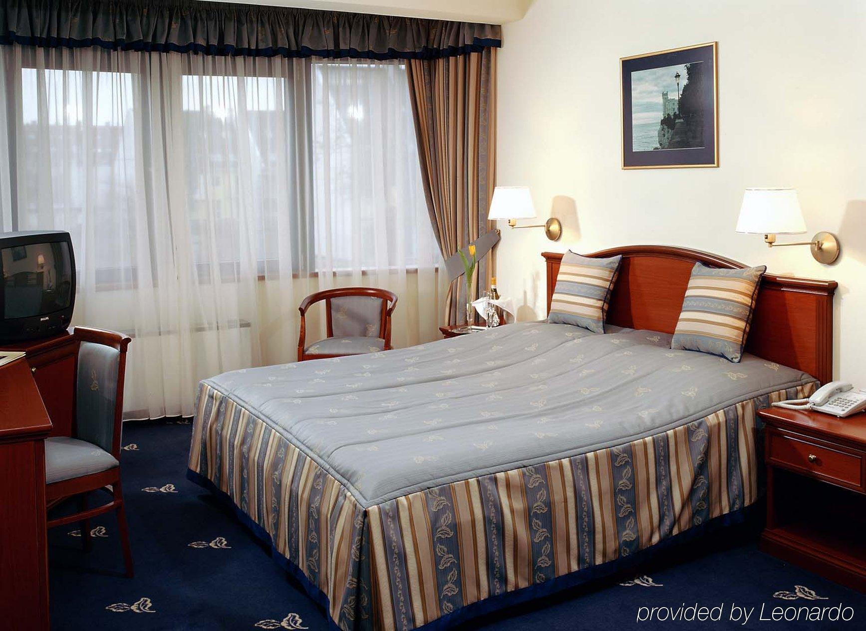 Hotel Kalvaria Superior Győr Kamer foto