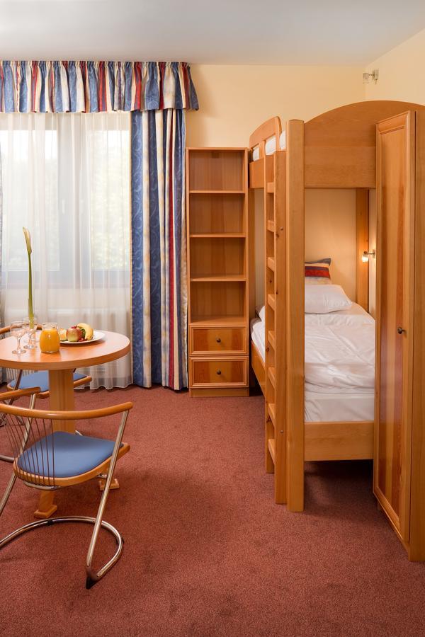 Hotel Kalvaria Superior Győr Buitenkant foto