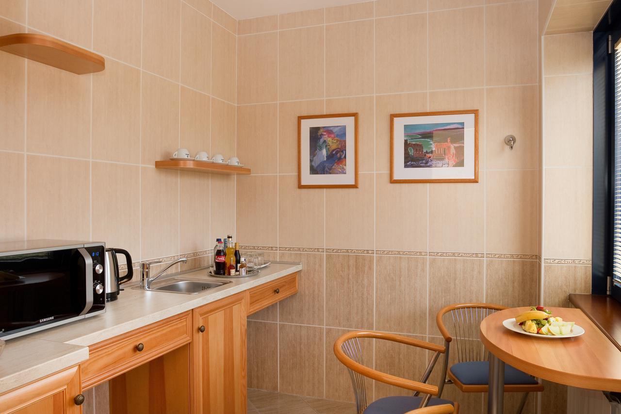 Hotel Kalvaria Superior Győr Buitenkant foto