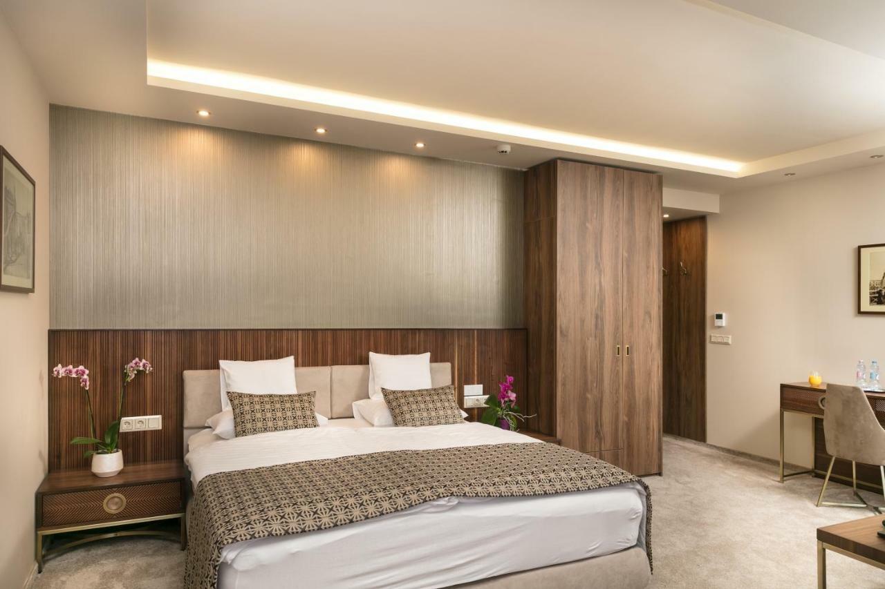 Hotel Kalvaria Superior Győr Buitenkant foto