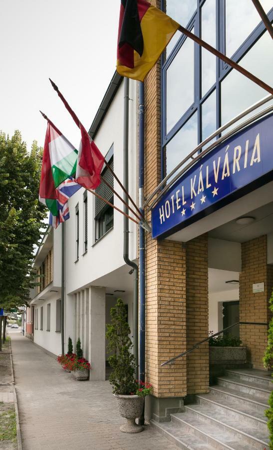 Hotel Kalvaria Superior Győr Buitenkant foto